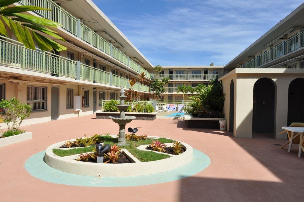 타무닝 Mai'Ana Airport Plaza 아파트 호텔 외부 사진